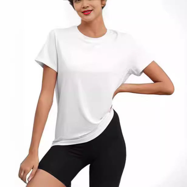 Women’s round-neck loose sports T-shirt.